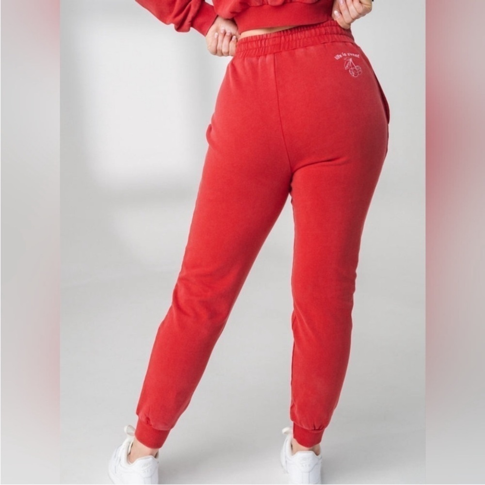 Vitality Balance Athletica The Mantra Pant Red Sweatpant Joggers Cherries XS - Picture 2 of 12